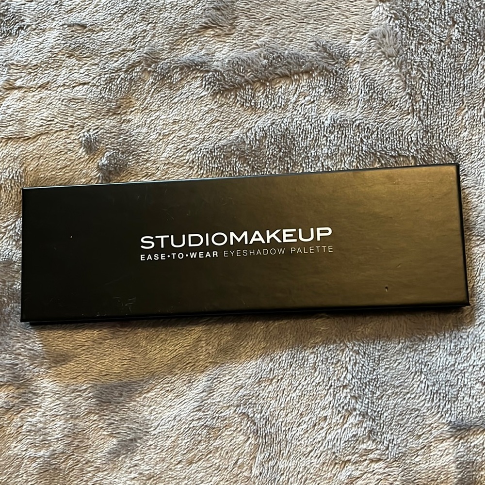Studio Makeup Ease to wear eyeshadow palette